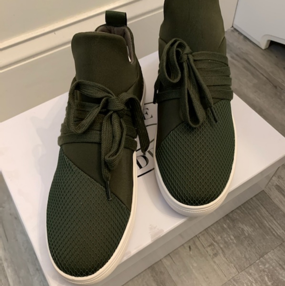 Steve Madden Women's Lancer Olive Sneaker 7.5